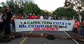 Residentes de La Pintada protestan y cierran vías piden construcción de carretera