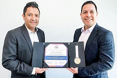 Empresa panameña recibe el premio The Bizz Award
