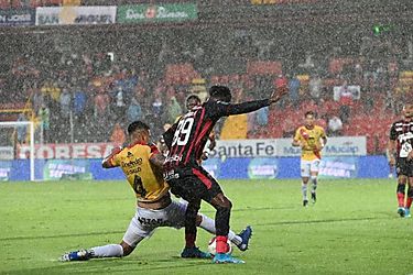 Alajuelense amplía liderazgo en fútbol de Costa Rica