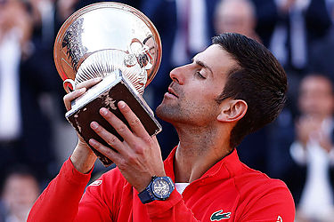 Tenista serbio Djokovic se corona en Másters 1000 de Roma