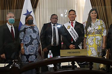 Representante de Calidonia fue juramentado como presidente del Consejo Municipal de Panamá