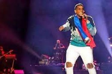 El cantante haitiano Mikaben muere en pleno concierto en París