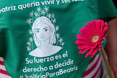Salvadoreñas esperan que el caso Beatriz derribe la prohibición total del aborto