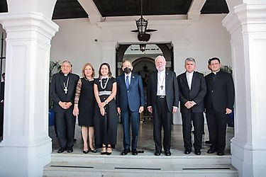Presidente Cortizo Cohen recibe visita de Secretario de la Santa Sede