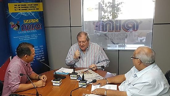 Luis Casis Candidato a Vicepresidente por el CD-En Blanco y Negro 