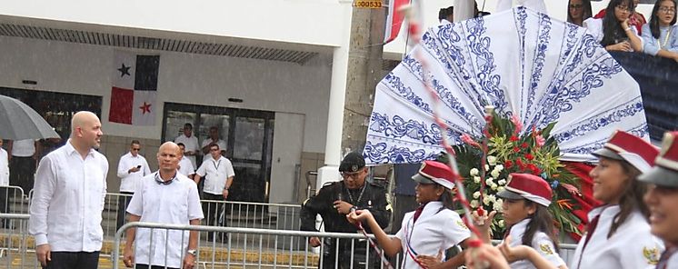 Ministro Mirones destaca que desfiles patrios se han desarrollado sin incidentes