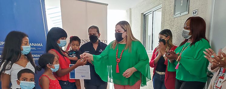Con el apoyo del Miviot el INAMU entrega apartamentos a dos familias en Arraiján 