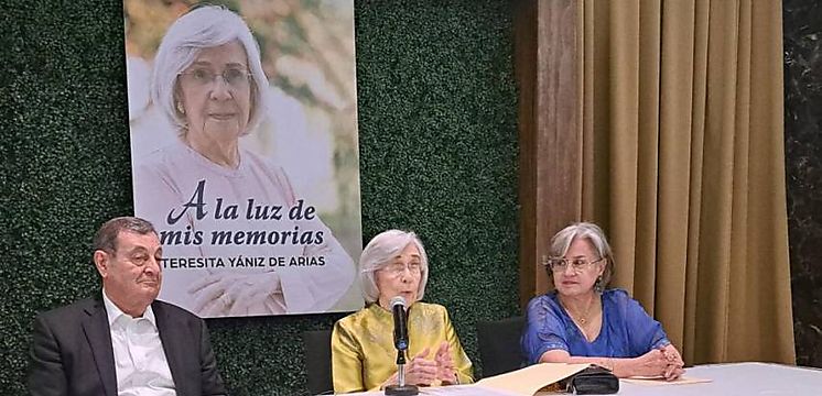Teresita Yániz de Arias presenta su libro A la luz de mis memorias